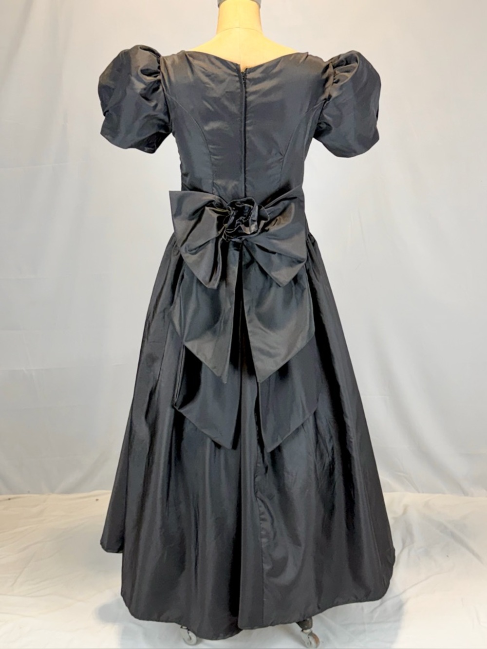 VINTAGE 80s black taffeta formal dress prom gown huge bow puff shoulder sleeve - Picture 6 of 11